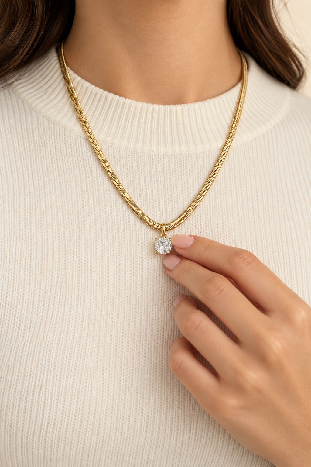 Collana con Pendente a Cerchio e Zirconi — Acciaio color oro